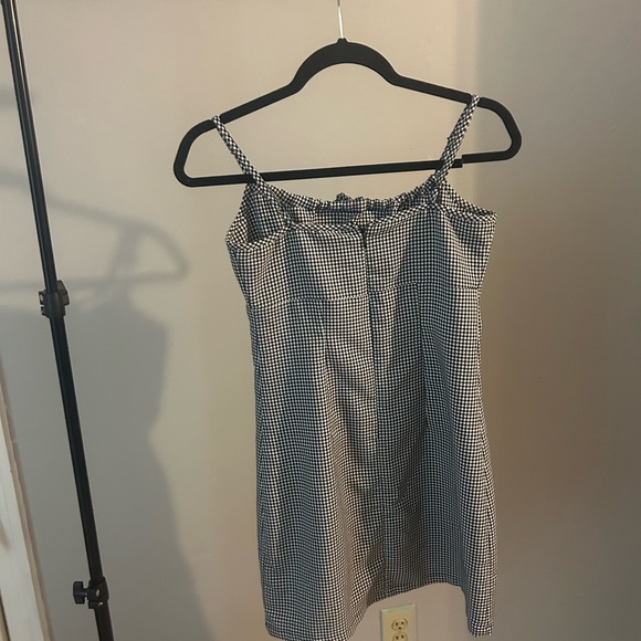 Cute black and white dress Size small. Worn 2 times. - Picture 2 of 3